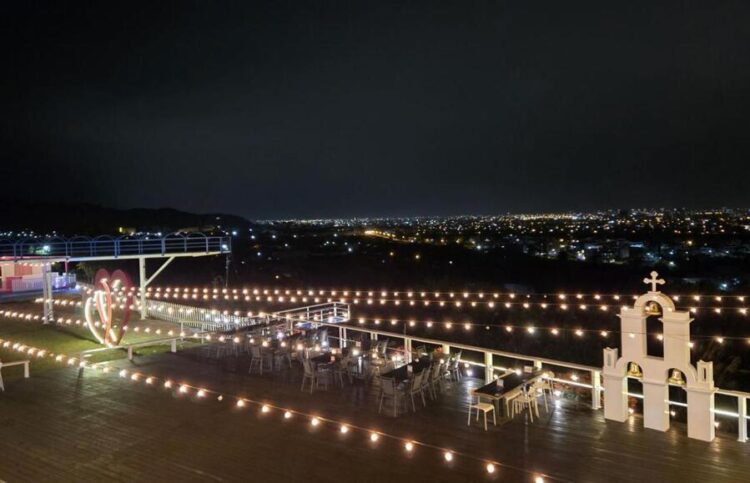 宜蘭最大夜景咖啡廳 酒吧、披薩、義式通通有 宜蘭最大夜景咖啡廳 酒吧、披薩、義式通通有