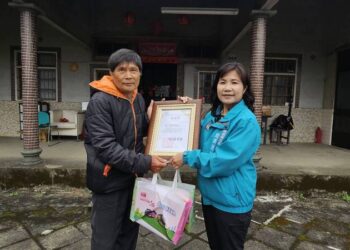 嘉縣竹崎鄉民無償供地設置衛生室30年-縣府頒獎致謝