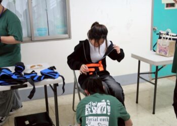 樹科大社工週成長之旅-體驗中風裝備感受行動不便之苦