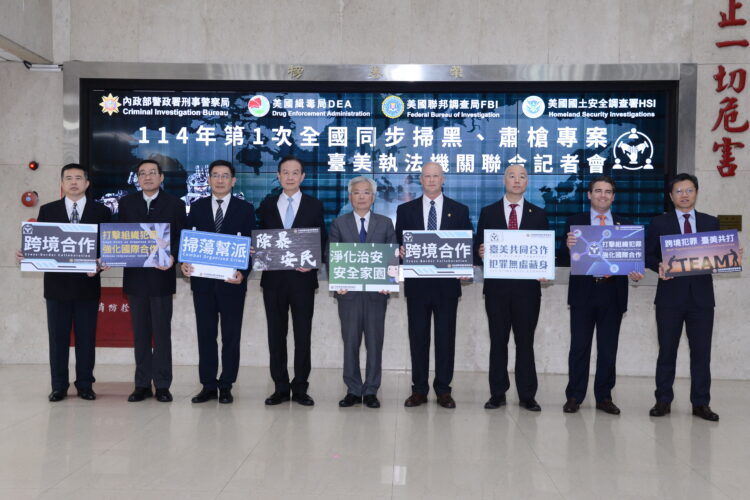 全國警展開掃黑行動!14天內逮捕861人,繳獲270把槍,141堂口瓦解 全國警展開掃黑行動!14天內逮捕861人,繳獲270把槍,141堂口瓦解