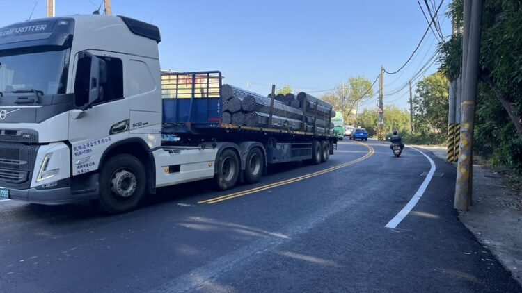橋頭科學園區聯外道路升級 筆秀東路鋪設中鋼爐石提升耐久性 橋頭科學園區聯外道路升級-筆秀東路鋪設中鋼爐石提升耐久性