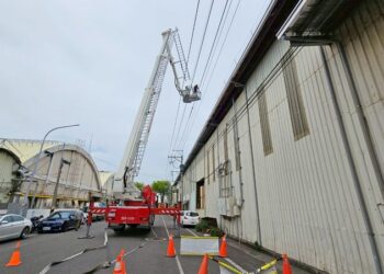 嘉市消防局政風處聯合辦理綠能太陽光電災害演練及危安宣導-強化市民防災意識