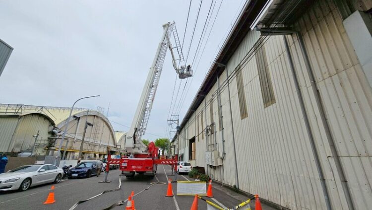 嘉市消防局政風處聯合辦理綠能太陽光電災害演練及危安宣導 強化市民防災意識 嘉市消防局政風處聯合辦理綠能太陽光電災害演練及危安宣導-強化市民防災意識