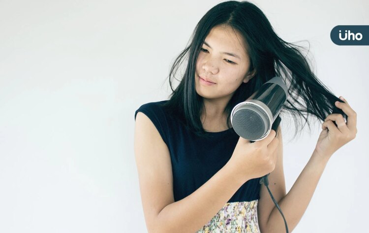 春天溼氣重,身體都積水了!中醫授「排濕3招」:洗完澡頭髮吹全乾 春天溼氣重,身體都積水了!中醫授「排濕3招」:洗完澡頭髮吹全乾