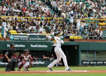 台鋼雄鷹主場首戰奪勝-市府也推出學生50元銅板價優惠方案