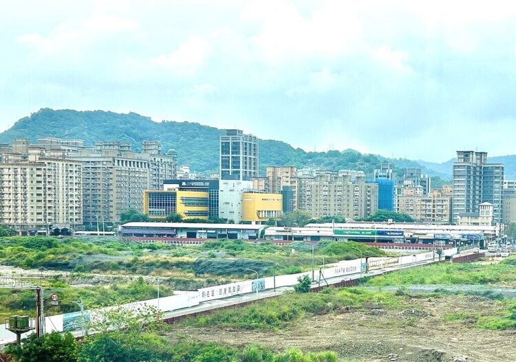 上半年的業績gg！下廣告、送家電「也沒人看房」-代銷：備戰白沙屯練身體