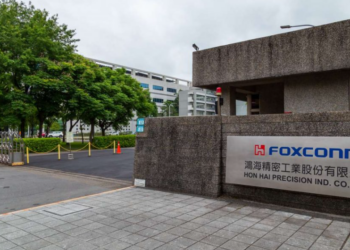 鴻海第一季營收創歷史新高！年增24%，但第二季挑戰依舊，全球政經局勢成關鍵