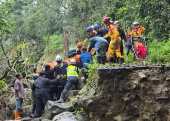 吉安警與消防民力緊急聯合出動-成功尋獲意外跌落米亞丸溪男子