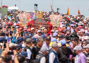 大甲媽遶境新港38週年-翁章梁率各界隆重迎駕