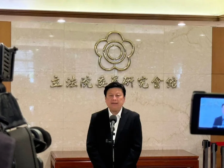 陸配補件風暴 傅崐萁要求政府條列式公告 人民有所依循 陸配補件風暴-傅崐萁要求政府條列式公告-人民有所依循