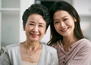 顏值革命：電音雙波開啟「零痕自然美」，送給母親的逆齡頂級寵愛