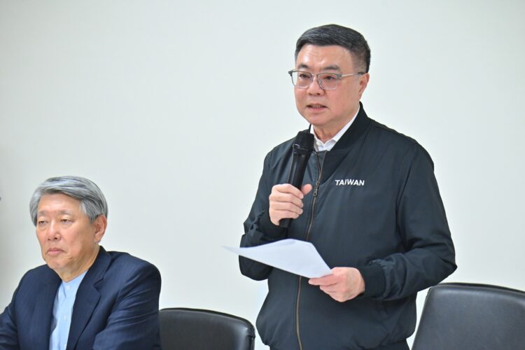 關稅風暴來襲-行政院長卓榮泰桃園啟動產業傾聽之旅-宣布880億挺產業拚談判