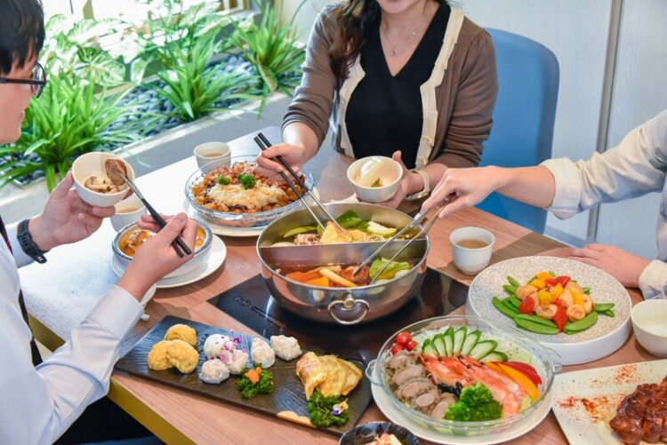 迎接慶祝母親節聚餐熱潮-高雄福華多樣化料理款待