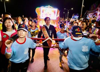 林園鳳芸宮海巡媽回鑾安座-陳其邁親臨扶轎、發壓轎金保平安