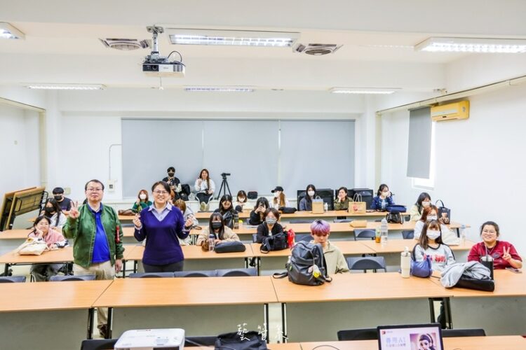 樹科大藝管系跨域講座 邀自媒體策略顧問鍾婷分享善用AI實戰心法 樹科大藝管系跨域講座-邀自媒體策略顧問鍾婷分享善用ai實戰心法