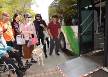邀身障朋友實地教學「智慧等車」功能-讓智慧等車更貼心