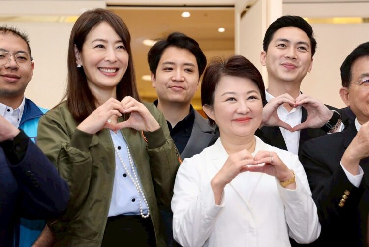 打造台灣新地標!立院率團考察「台中101」預定地 打造台灣新地標!立院率團考察「台中101」預定地