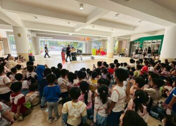 《楠警聯手消防走進幼兒園-宣導交通與急救知識》