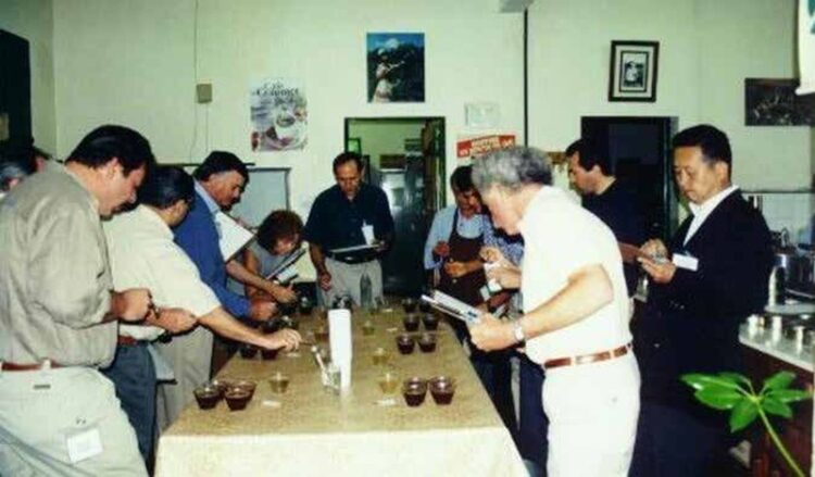 從一家小咖啡館到進入卓越盃 CoE——1993 到 2002 年的冒險之路(上篇) 從一家小咖啡館到進入卓越盃-coe——1993-到-2002-年的冒險之路(上篇)