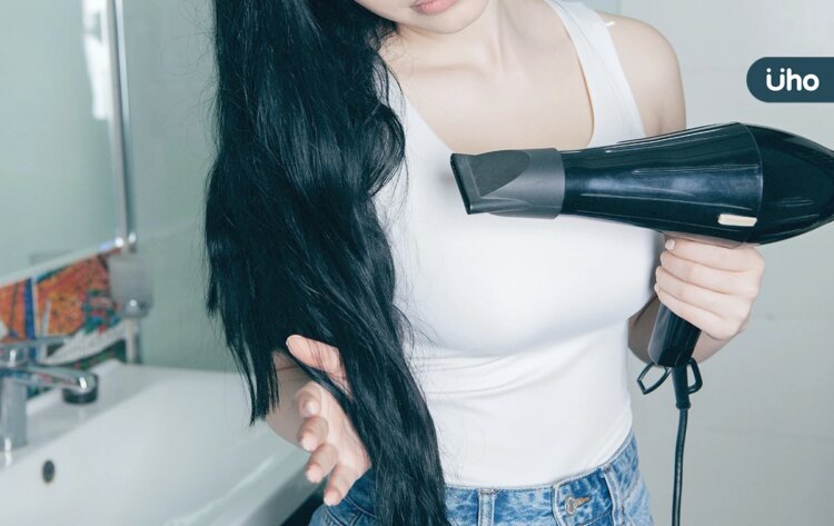 洗完頭「直接吹頭髮」大錯特錯！必學「吹髮4招」改用這模式不傷髮質