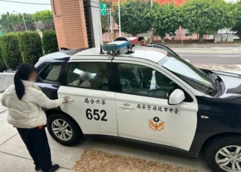 嘉義女大生臺中撞車滯留夜不得歸-幸遇暖警加開一班平安列車