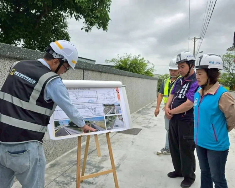 游淑貞爭取建構光華國小通學步道-代表會、村長與鄉親會勘把關品質