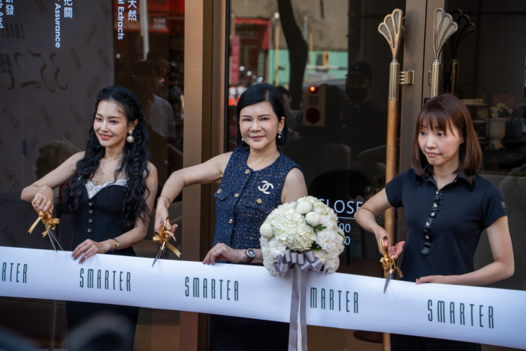 鬆弛美學進駐桃園藝文特區 詩嫚特第20家直營門市啟幕 鬆弛美學進駐桃園藝文特區-詩嫚特第20家直營門市啟幕