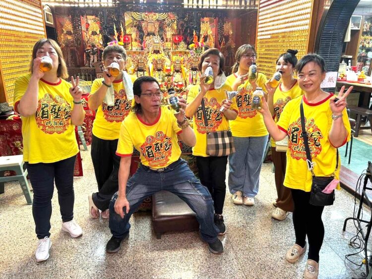 茶香迎媽祖！茶詠春桂花烏龍成供品新寵 -永和湄聖宮跟風