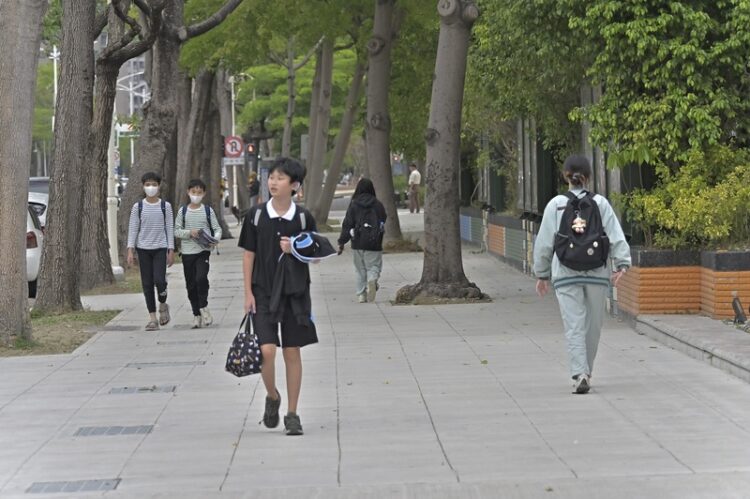 中華藝校通學步道改善完成-提升輕軌及美術館周邊散策品質