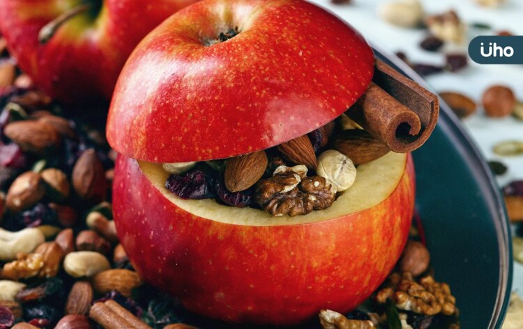 有食譜》好吃又好看的「蘋果盅」！簡單5步驟完成「吃剩還能熬湯」