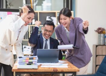 不想再當社畜？4個神奇法則讓妳秒變「社寵」-老闆都搶著用妳！