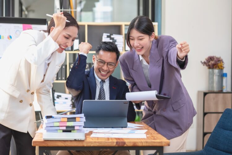 不想再當社畜？4個神奇法則讓妳秒變「社寵」-老闆都搶著用妳！