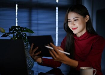 上網追劇到深夜？關於身體健康與數位安全你該知道的事