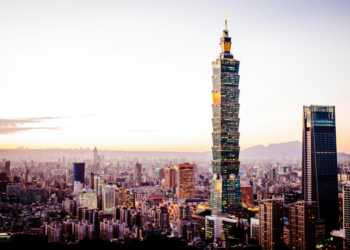 房貸利率衝上16年新高！專家示警：房市未復甦，首購族壓力倍增