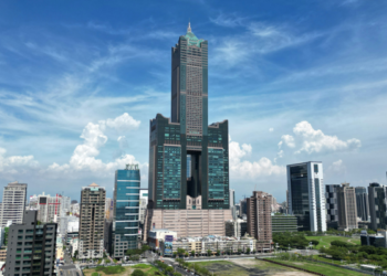 高雄五區房價下滑，賣壓推高屋主急售！專家深入分析未來風向