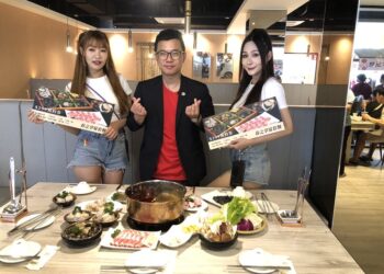 「享牛．鍋物-」美食傳愛-4/26揪媽咪一起作公益-銅板美食10元起呷透透-一元雞蛋、高麗菜排隊購