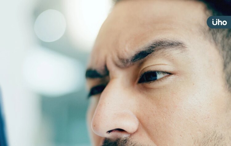 45歲男近視暴增700度!醫警告「4類人」白內障提早上門:1招可改善 45歲男近視暴增700度!醫警告「4類人」白內障提早上門:1招可改善