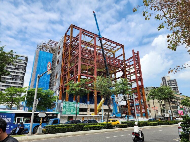 寺方捐款6.6億元 新北首座全方位運動中心湧蓮寺公益大樓明年10月完工 寺方捐款6.6億元 新北首座全方位運動中心湧蓮寺公益大樓明年10月完工