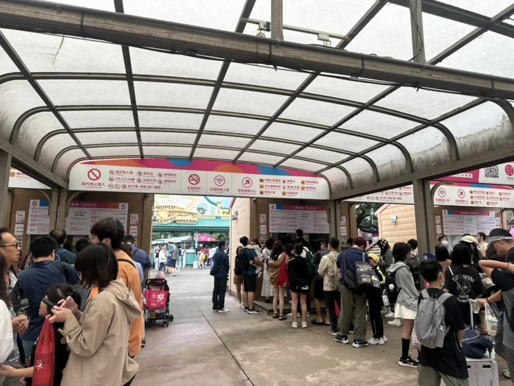 端午連假首日迎好天氣 六福村湧現親子人潮 三大限時優惠登場 端午連假首日迎好天氣 六福村湧現親子人潮 三大限時優惠登場