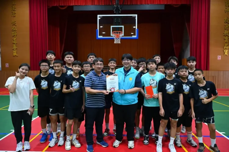 魏嘉彥市長轉贈企業贊助金 助吉安國中海外移訓 魏嘉彥市長轉贈企業贊助金 助吉安國中海外移訓