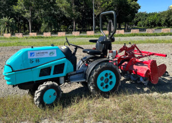 推動臺灣農業減碳新未來 工研院開發首台全國產小型電動曳引機