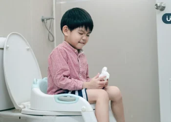 天氣一熱就容易便祕？腹痛、解血便⋯醫揭2種「便祕體質」熱敷緩解