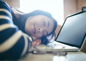 白天嗜睡、癱軟只是太累？小心大腦生病了！醫揭4大「猝睡症警訊」