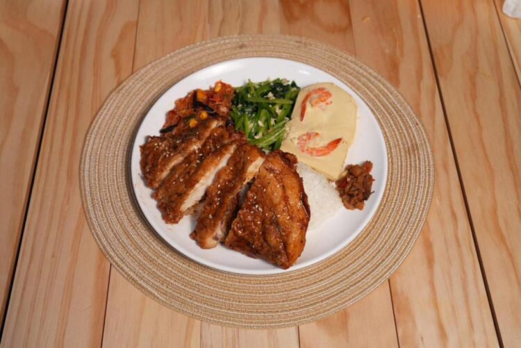 <美食>新竹東區高CP值烤肉便當 百元有找 <美食>新竹東區高CP值烤肉便當 百元有找