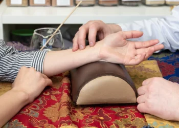 中醫跨界助力世壯運 北市中醫師公會推動「動以養生」公益義診