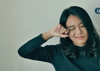 視網膜剝離有救嗎？不明閃光、飛蚊症、黑幕感⋯醫示警「4類人」當心