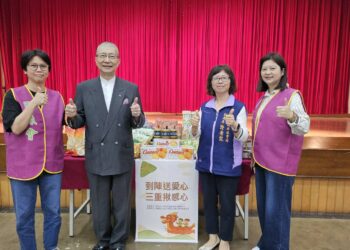 椅子瑜珈暖身心 圓緣會陪伴憨兒動起來共度健康時光