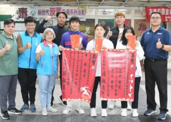 游淑貞赴花蓮體中表揚全國體育之星-勉勵黃安、黃怡欣、曾若涵勇奪佳績