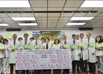 全國首創！屏縣攜手23家醫院推護理人力補助專案-新進護理人員月增收最高6,000元