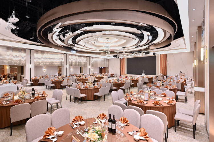 擲出好運!晶宴會館推擲筊挑戰 財運、姻緣雙加持 婚宴最高省三萬 工商桌菜折扣無上限 擲出好運!晶宴會館推擲筊挑戰-財運、姻緣雙加持-婚宴最高省三萬-工商桌菜折扣無上限